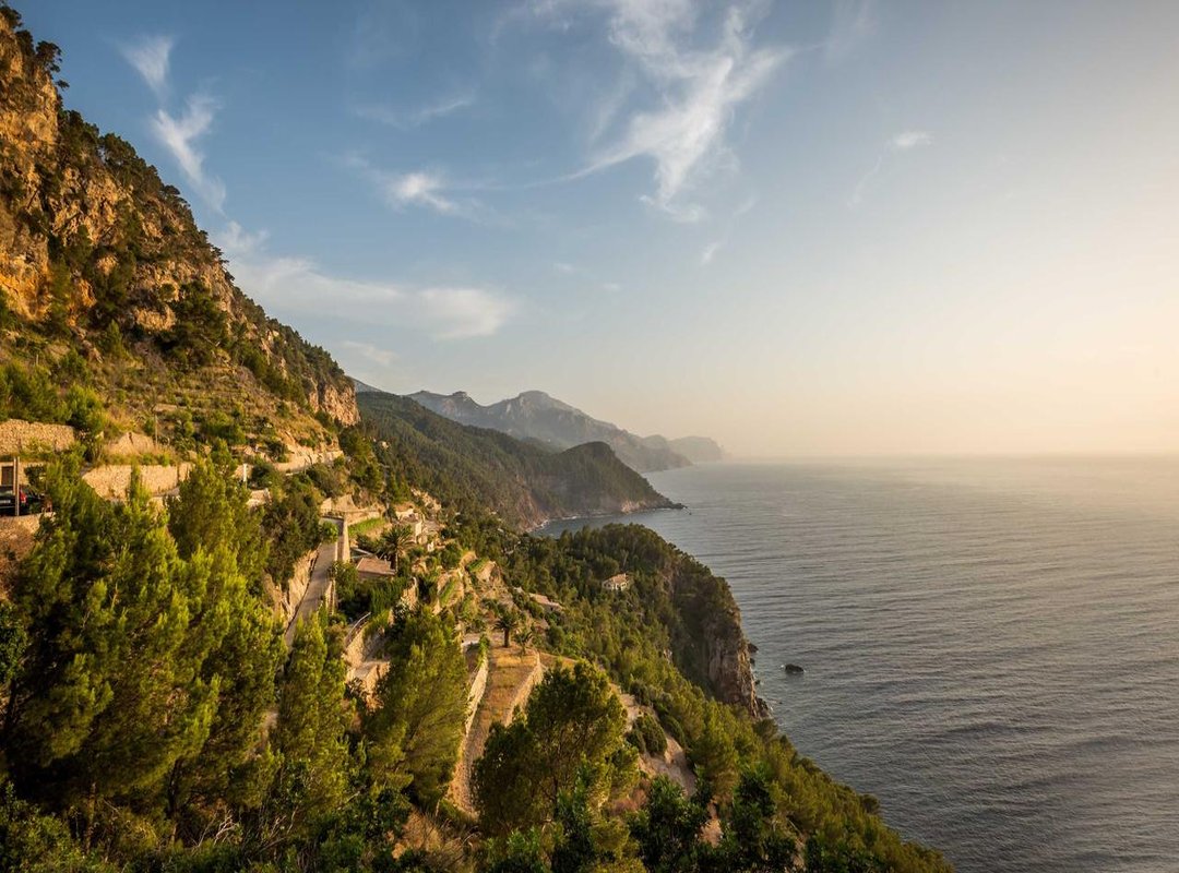 More Than Just the Money: Common Themes in Malaysian Heist Stories